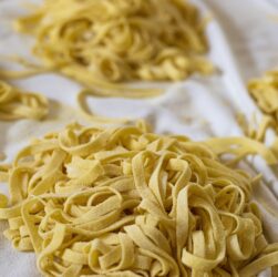 La pasta, dalla mano alla macchina: nulla è cambiato