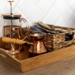 Complementi in rame e ottone per la tua casa: ecco come lucidarli