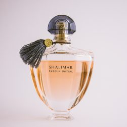 Come scegliere il profumo a seconda della stagione